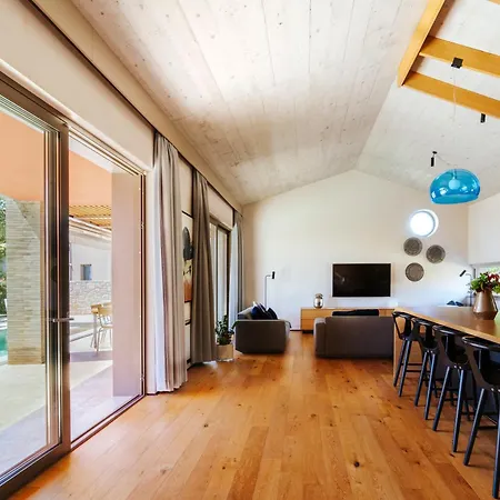 Casa Ombra Rossa فاجانا